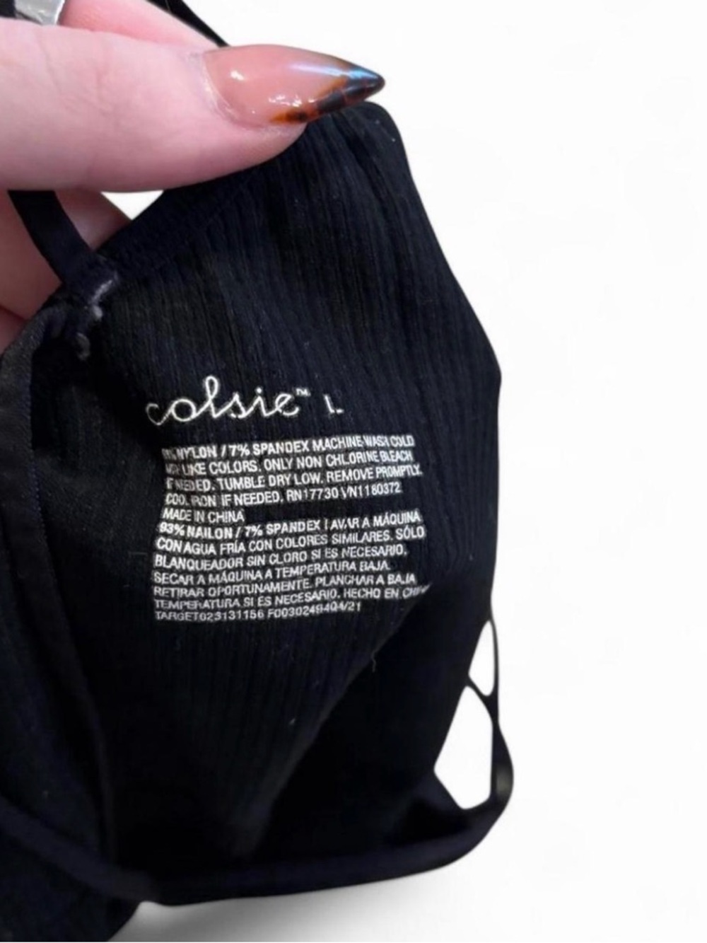 Colsie Black Ribbed Cross-Back Crop Tank - Picture 3 of 3